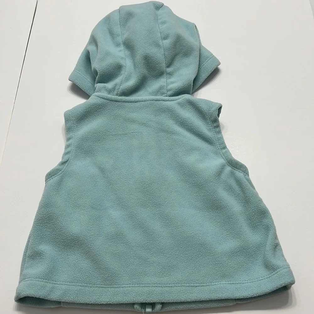 Carter’s fleece vest size 9 months